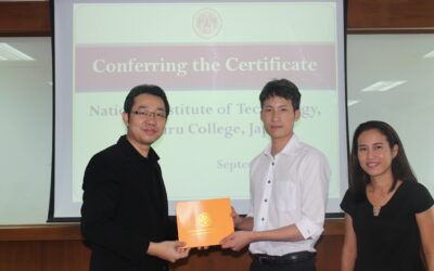 Conferring the certificate to Exchange students from NIT, Maizuru